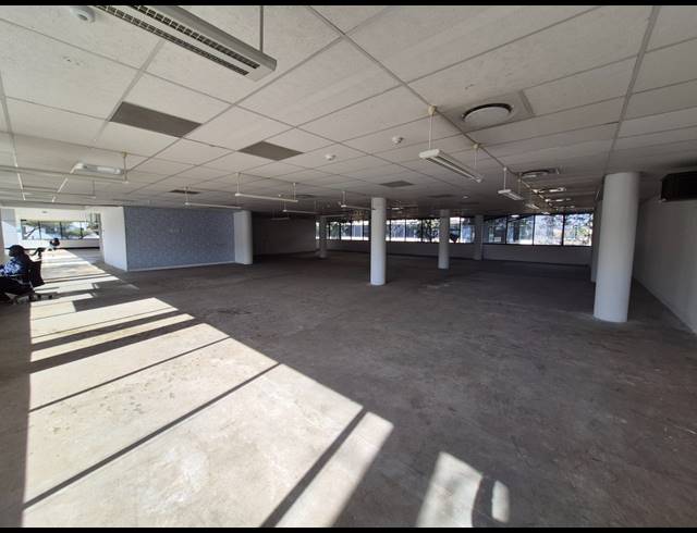 5,205M² OFFICE TO LET IN WOODMEAD
